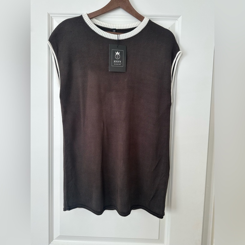 ETCYY Black and White Sleeveless Top
